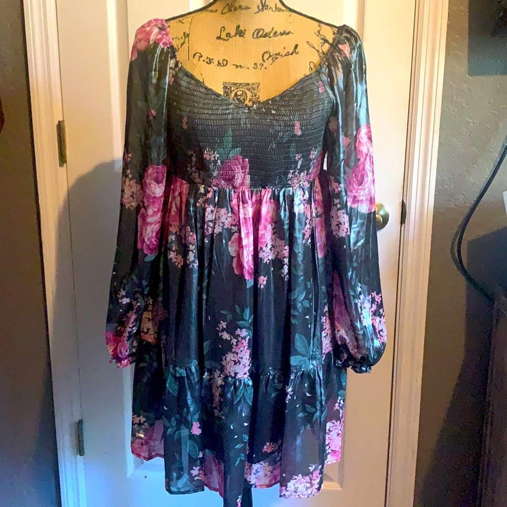**3/$20 sale - any item $10 and under** New Crystal Doll floral dress
